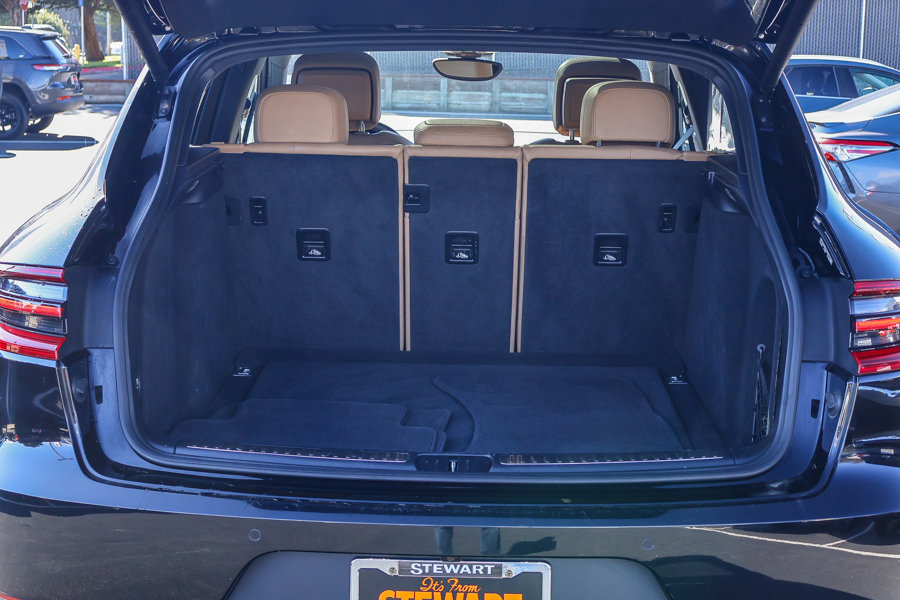 Used 2018 Porsche Macan AWD/4WD image 15