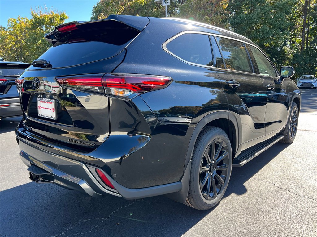 New 2026 Toyota Highlander Limited image 3