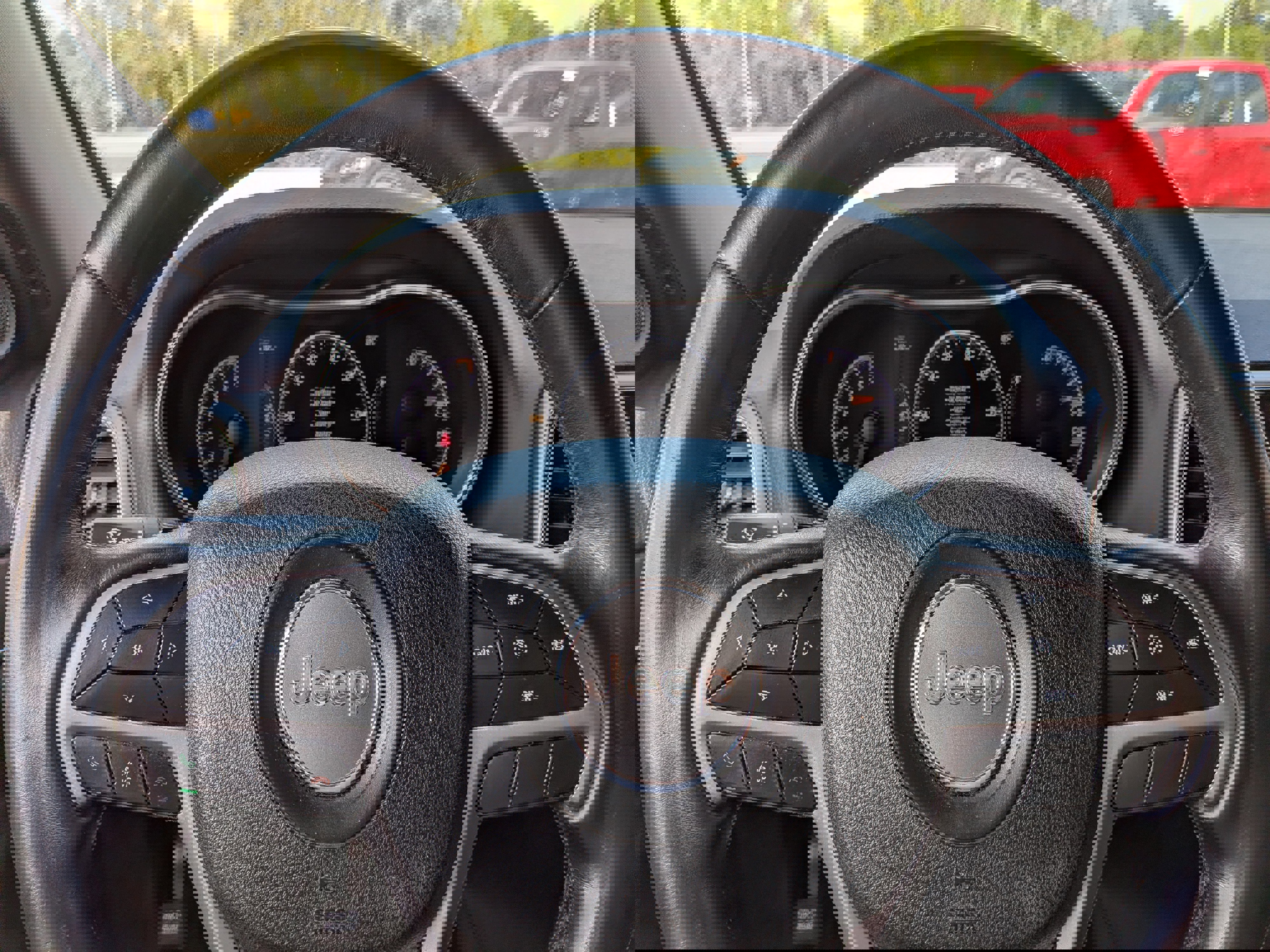 Used 2018 Jeep Grand Cherokee Limited w/ Luxury Group II image 27