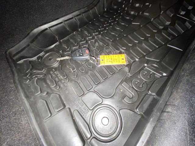 Used 2014 Jeep Wrangler Unlimited Sahara image 29