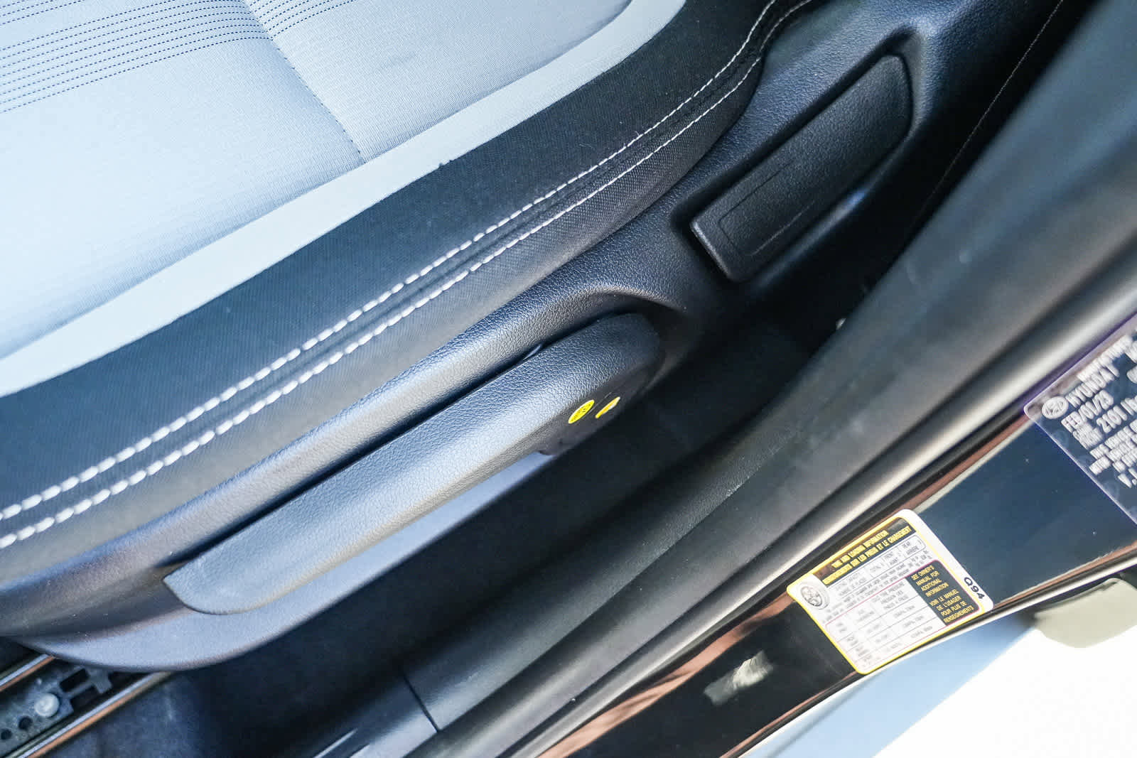 Used 2023 Hyundai Venue SEL image 22