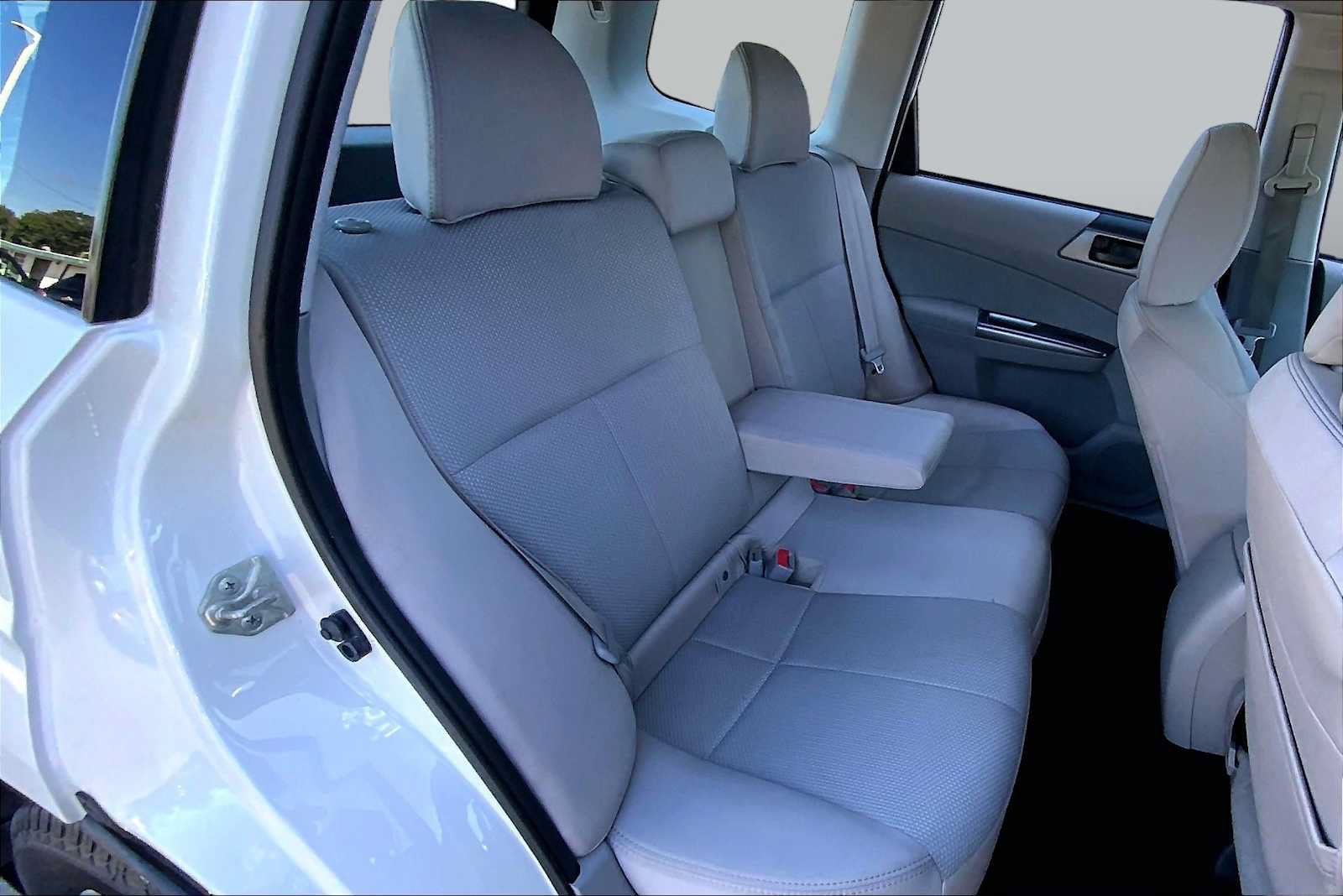 Used 2012 Subaru Forester 2.5X w/ Alloy Wheel Pkg AWD/4WD image 19