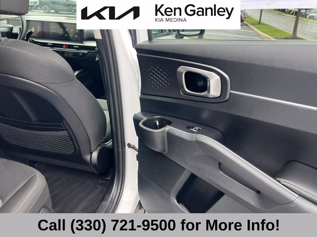 Certified 2026 Kia Sorento LX FWD image 53