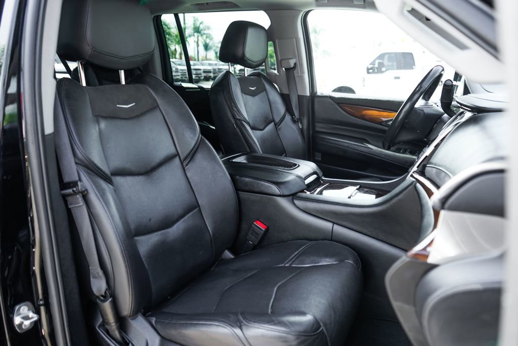 Used 2018 Cadillac Escalade ESV Premium Luxury AWD/4WD image 45
