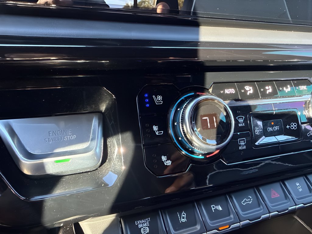 Used 2025 GMC Sierra 2500 AT4X AWD/4WD image 22