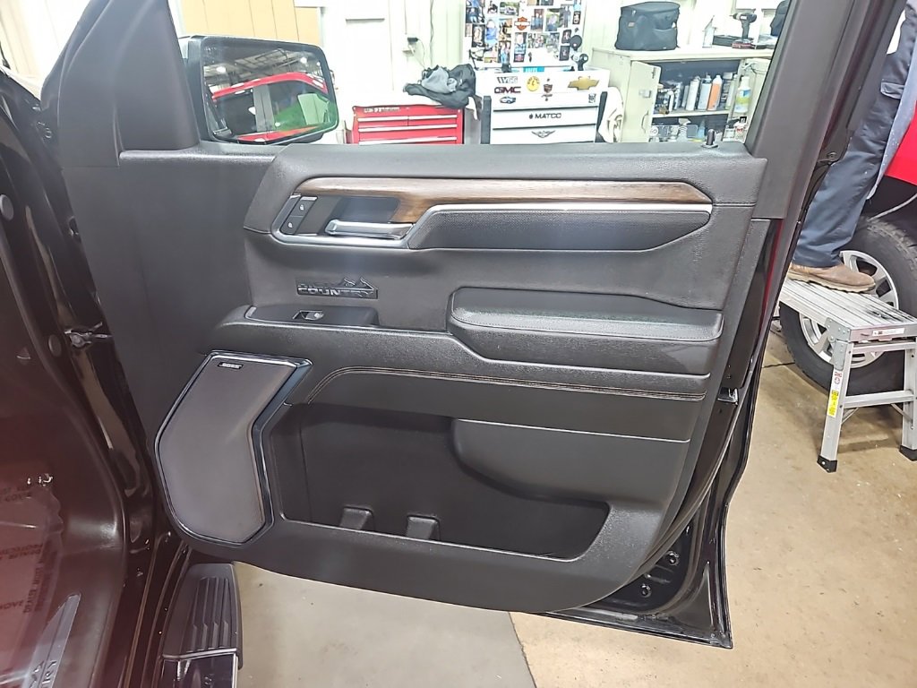 Used 2024 Chevrolet Silverado 1500 High Country w/ High Country Premium Package image 33