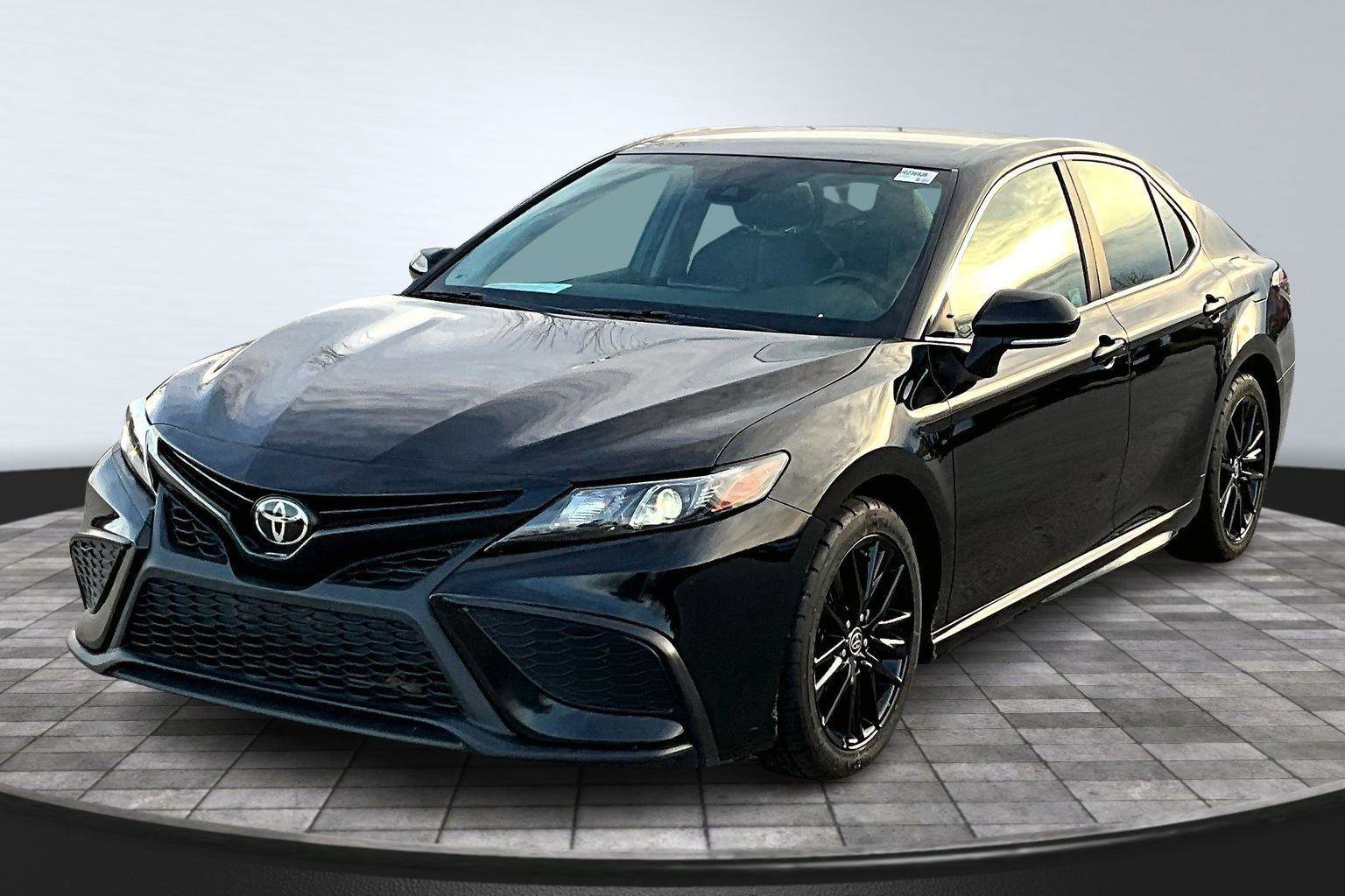 Used 2024 Toyota Camry SE video 2