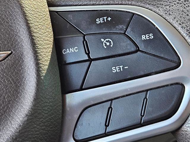 Used 2019 Chrysler Pacifica Touring Plus w/ Tire & Wheel Group image 15