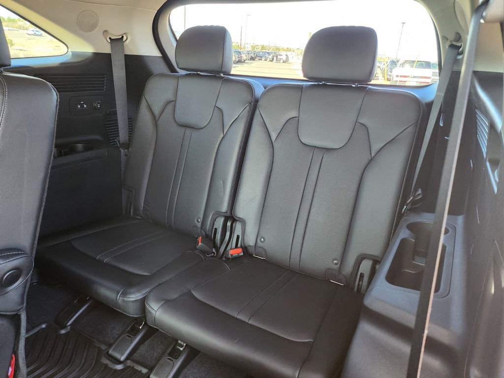 Used 2023 Kia Sorento SX image 12