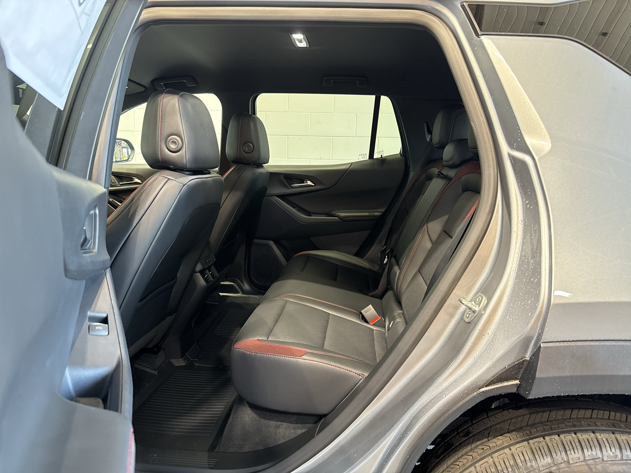 New 2027 Chevrolet Equinox RS w/ Convenience Package III AWD/4WD image 12