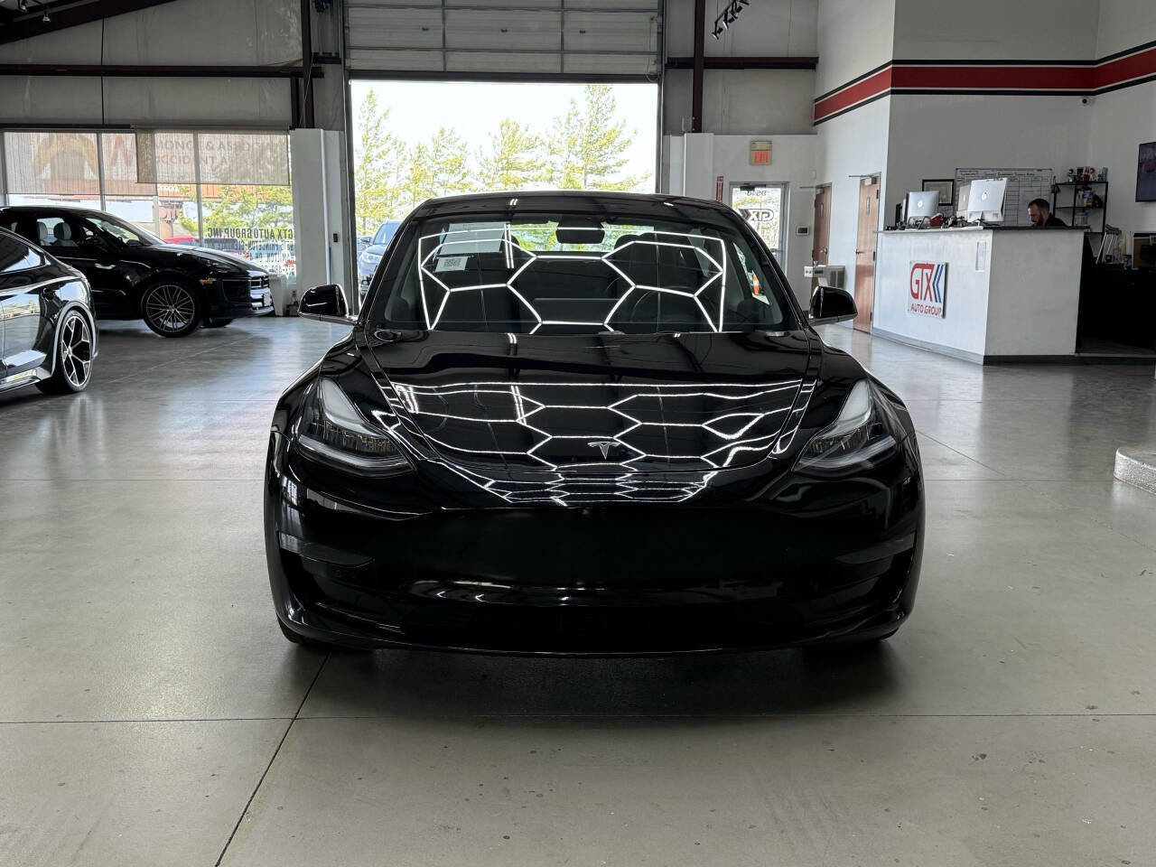 Used 2018 Tesla Model 3 Long Range image 4