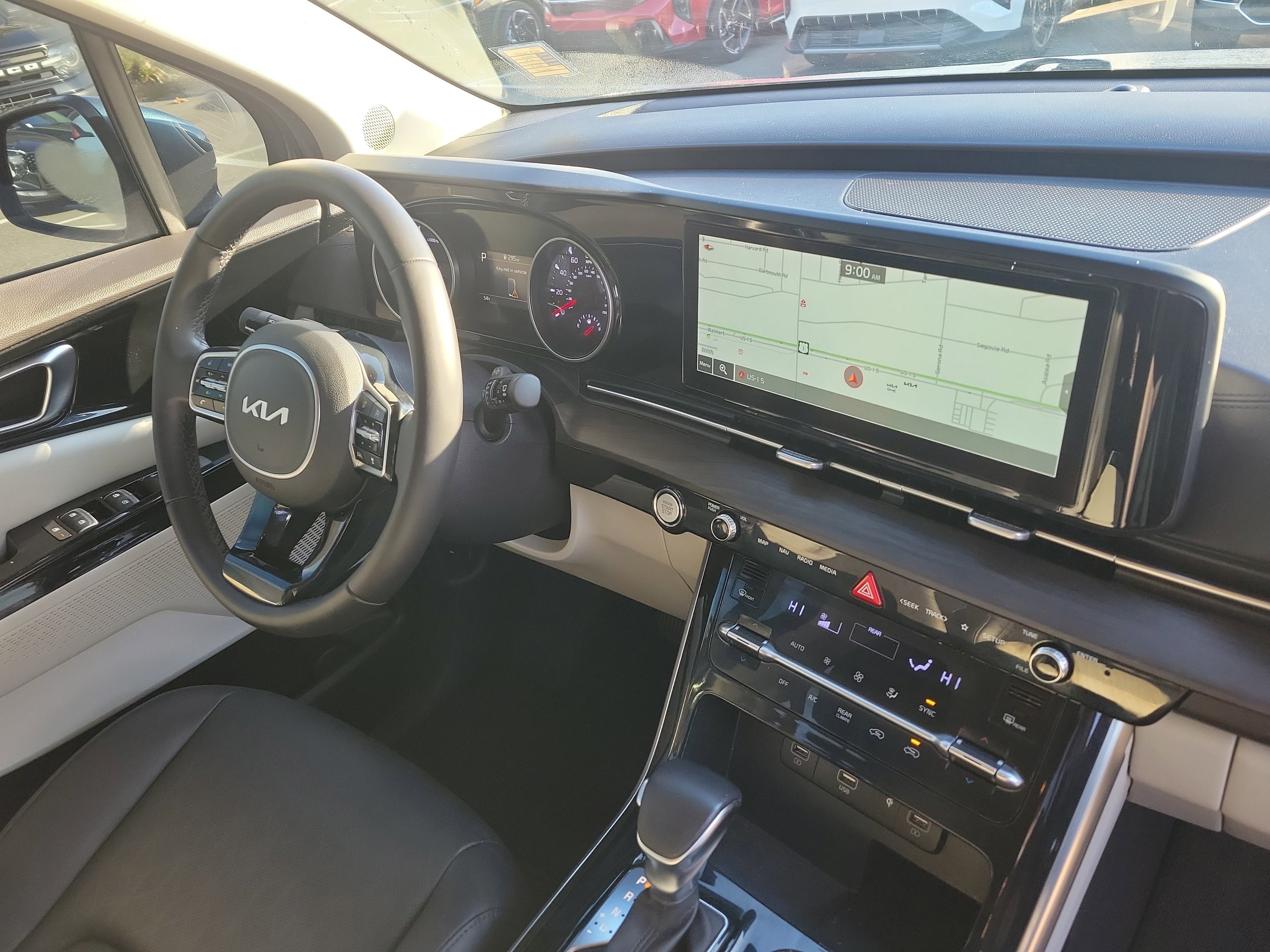 Certified 2022 Kia Carnival EX image 7