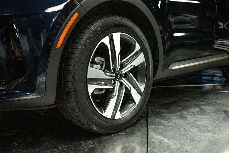 Used 2024 Kia Sorento EX image 3