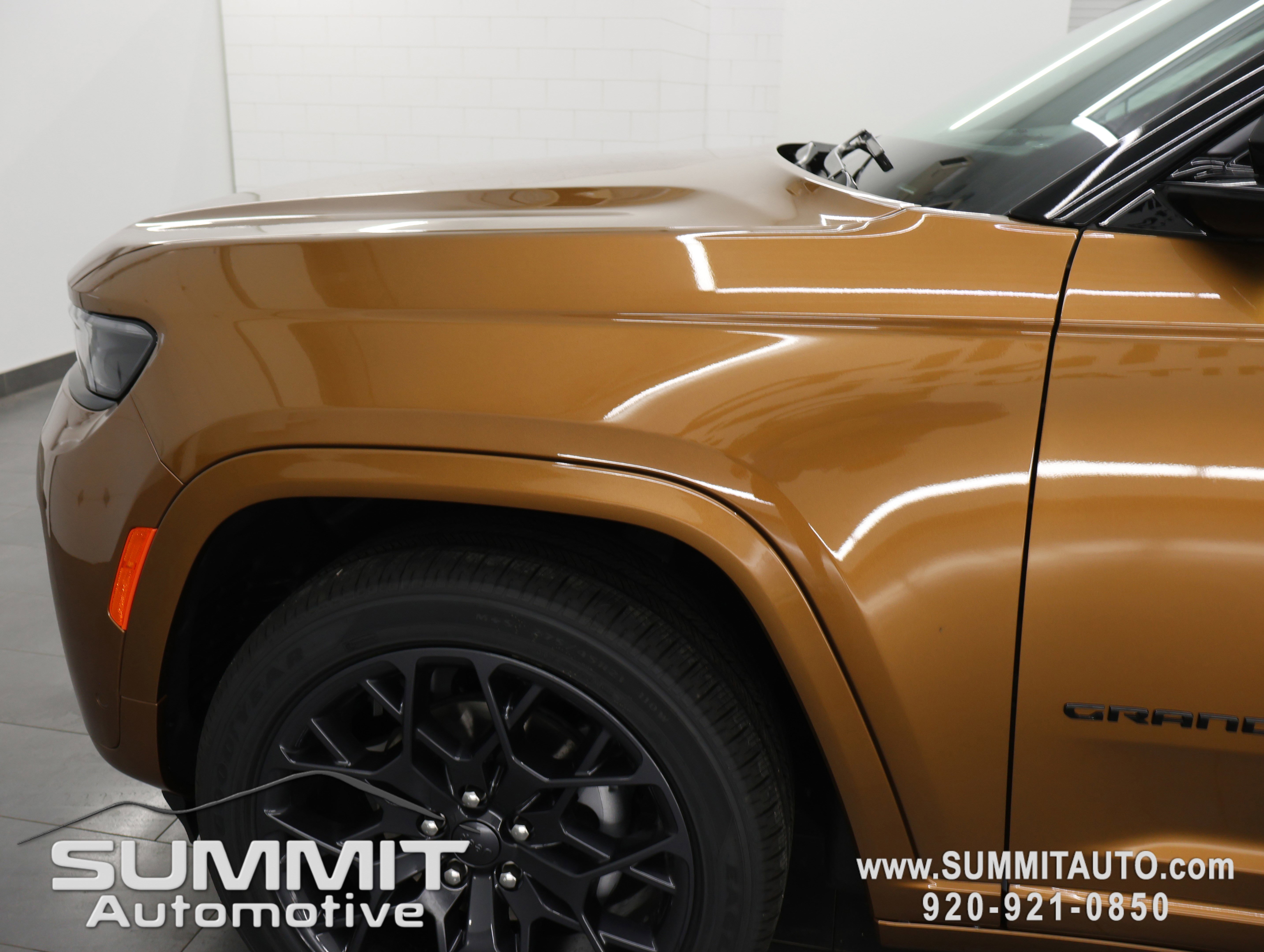 New 2026 Jeep Grand Cherokee Summit AWD/4WD image 38