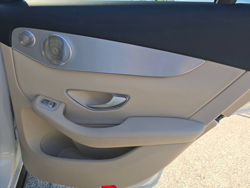 Used 2020 Mercedes-Benz GLC 300 4MATIC image 23