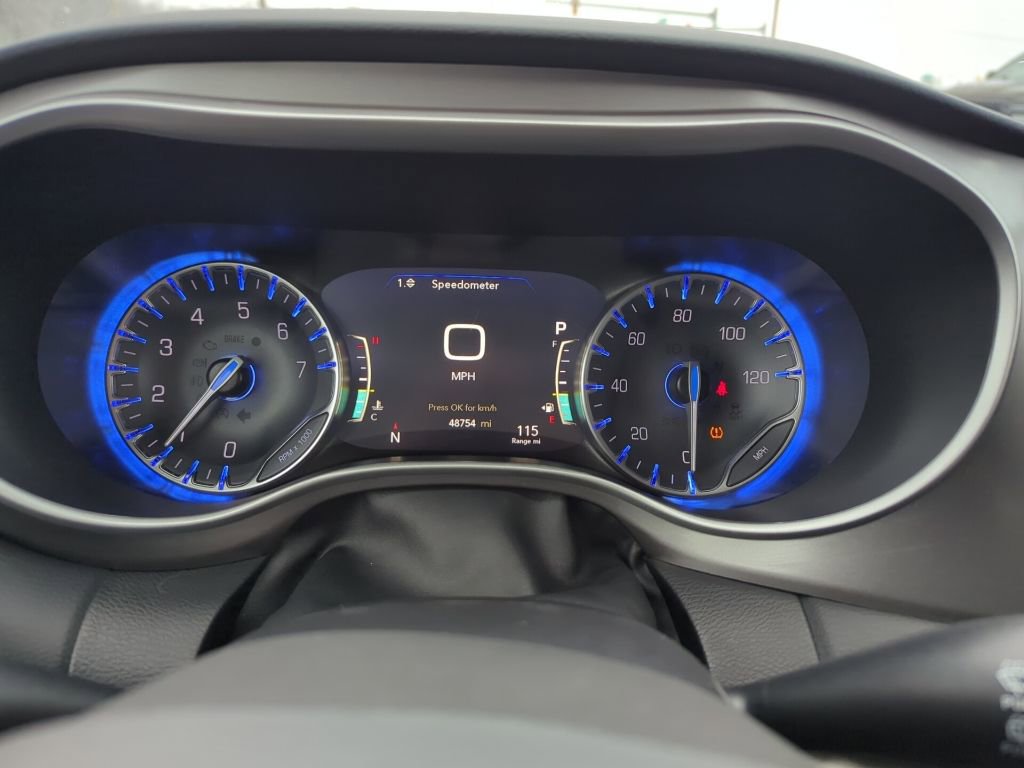 Used 2024 Chrysler Pacifica Touring-L image 24