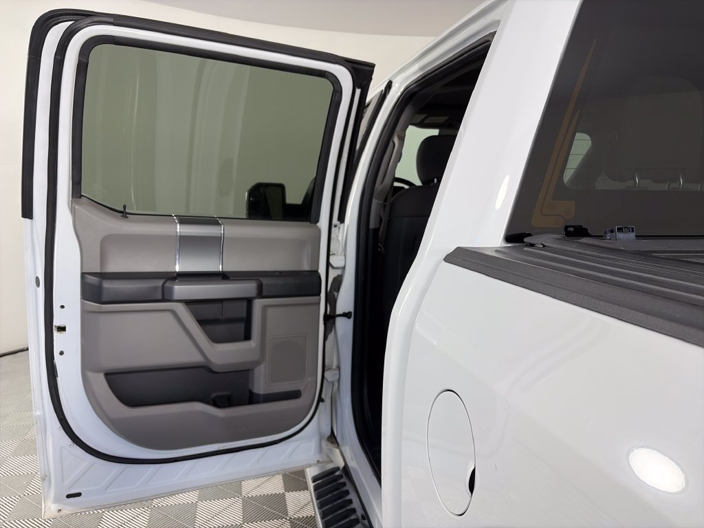 Used 2018 Ford F150 XLT w/ Equipment Group 302A Luxury AWD/4WD image 12