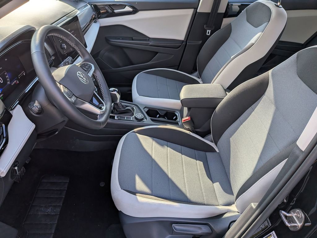 Used 2025 Volkswagen Taos S image 11