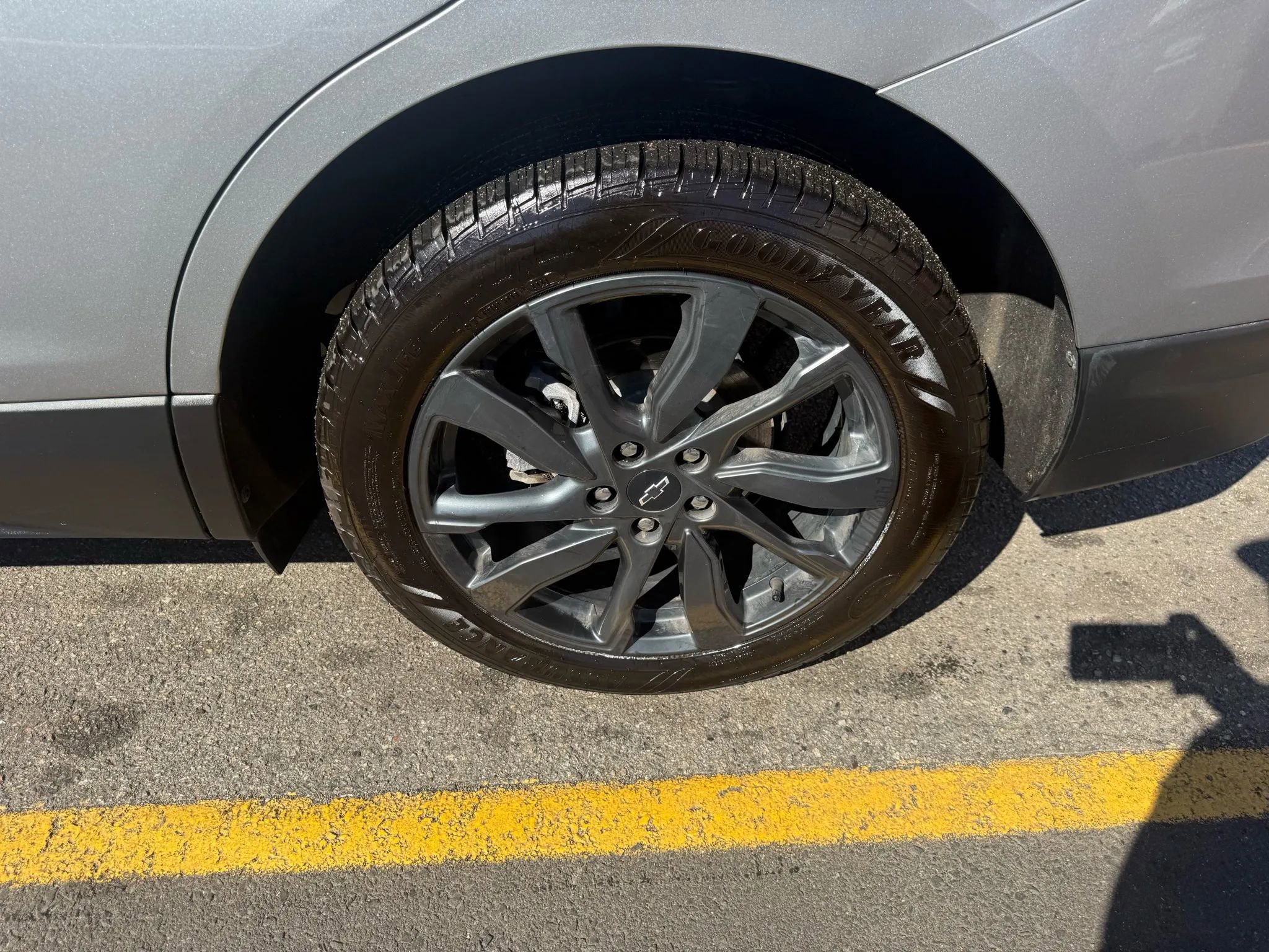 Used 2023 Chevrolet Equinox RS image 9