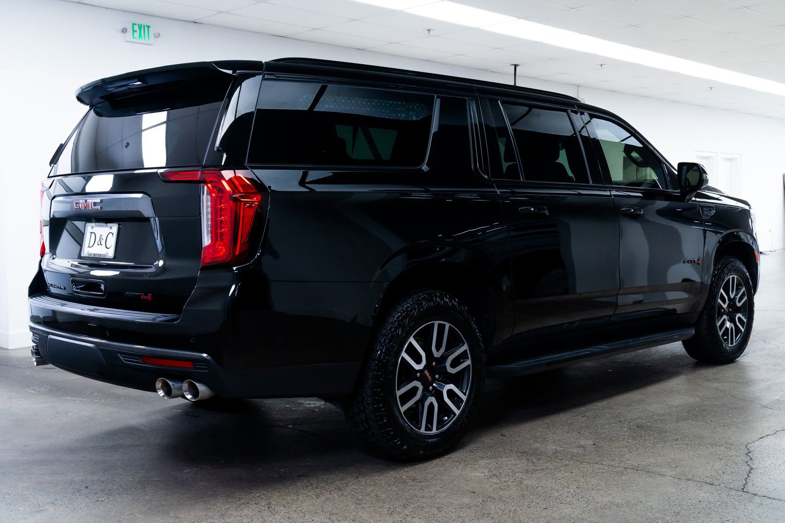 Used 2023 GMC Yukon XL AT4 w/ LPO, Floor Liner Package image 6
