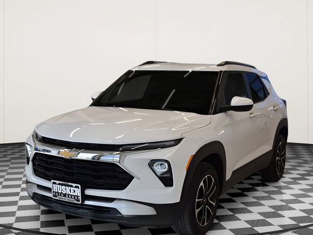Used 2025 Chevrolet TrailBlazer LT w/ Driver Confidence Package AWD/4WD image 9