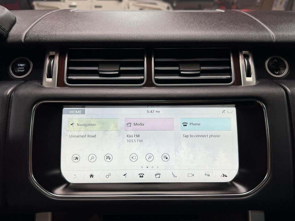 Used 2017 Land Rover Range Rover Supercharged AWD/4WD image 19