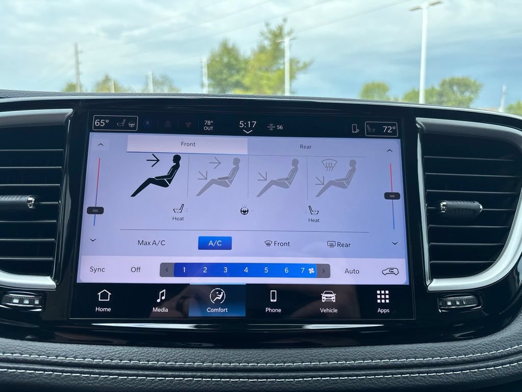 New 2027 Chrysler Pacifica Select FWD image 3
