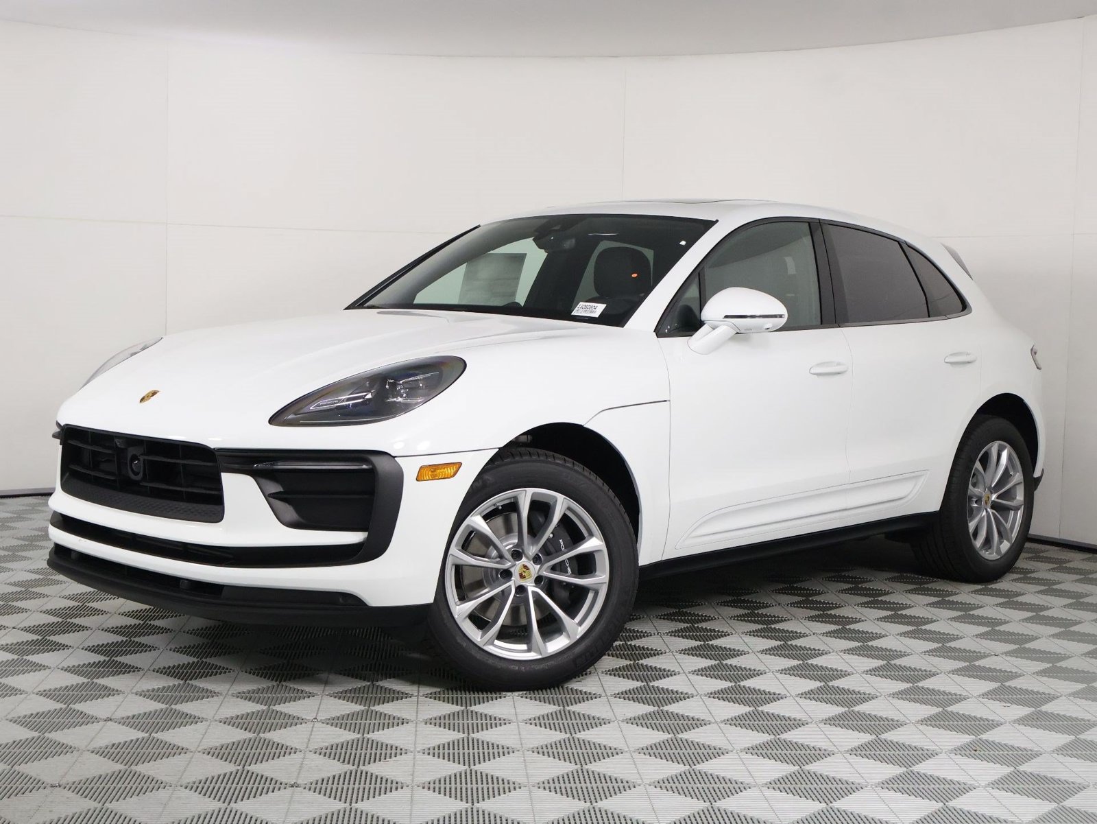 New 2026 Porsche Macan AWD/4WD image 1