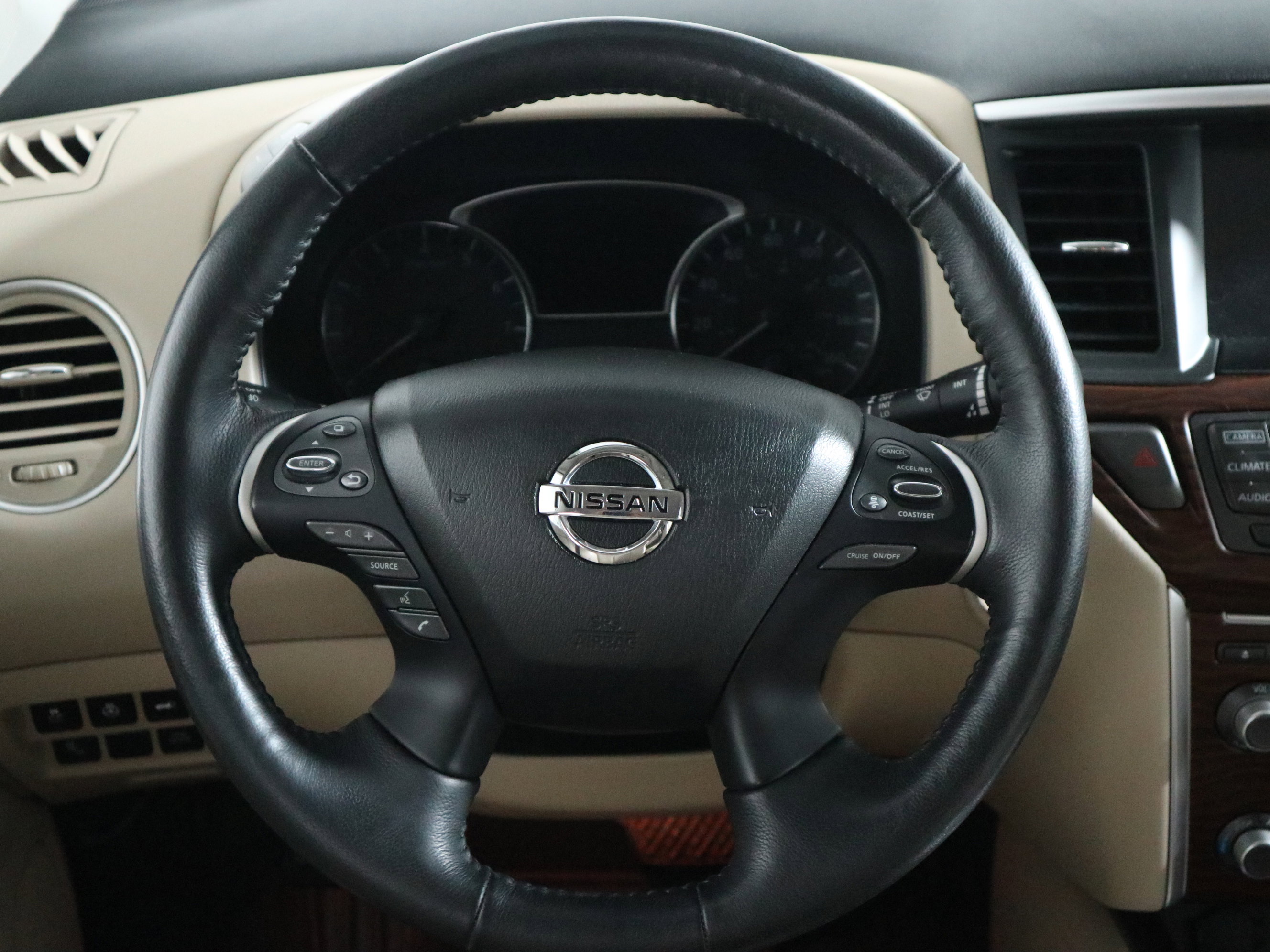 Used 2019 Nissan Pathfinder Platinum AWD/4WD image 16