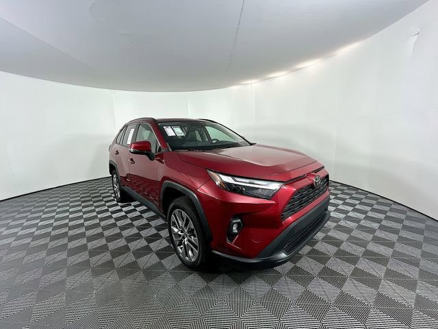Used 2022 Toyota RAV4 XLE Premium image 2