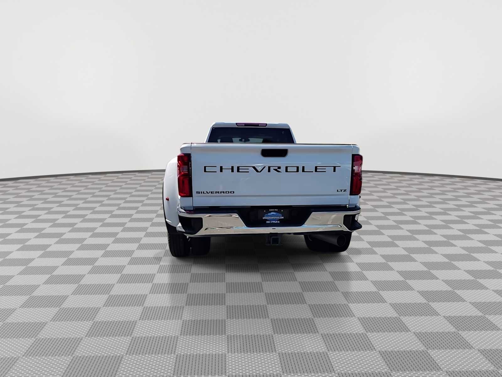 Used 2025 Chevrolet Silverado 3500 LTZ AWD/4WD image 7