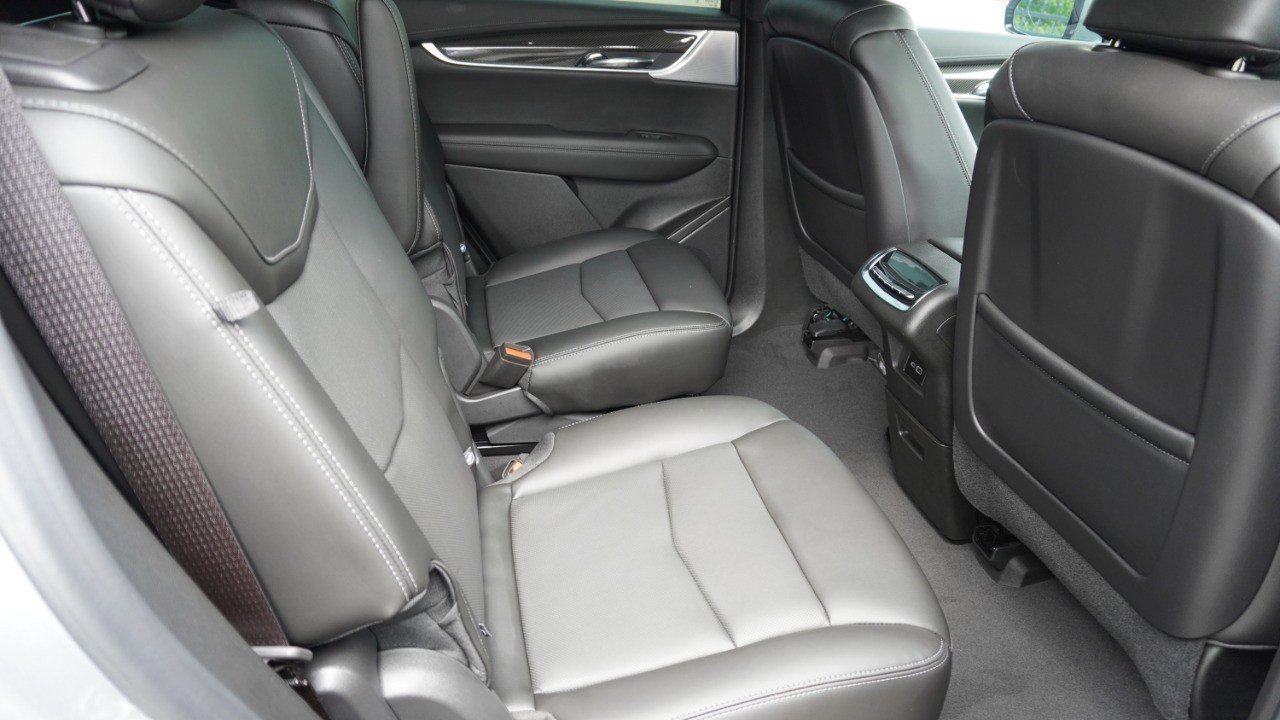 Used 2024 Cadillac XT6 Sport w/ Technology Package AWD/4WD image 12