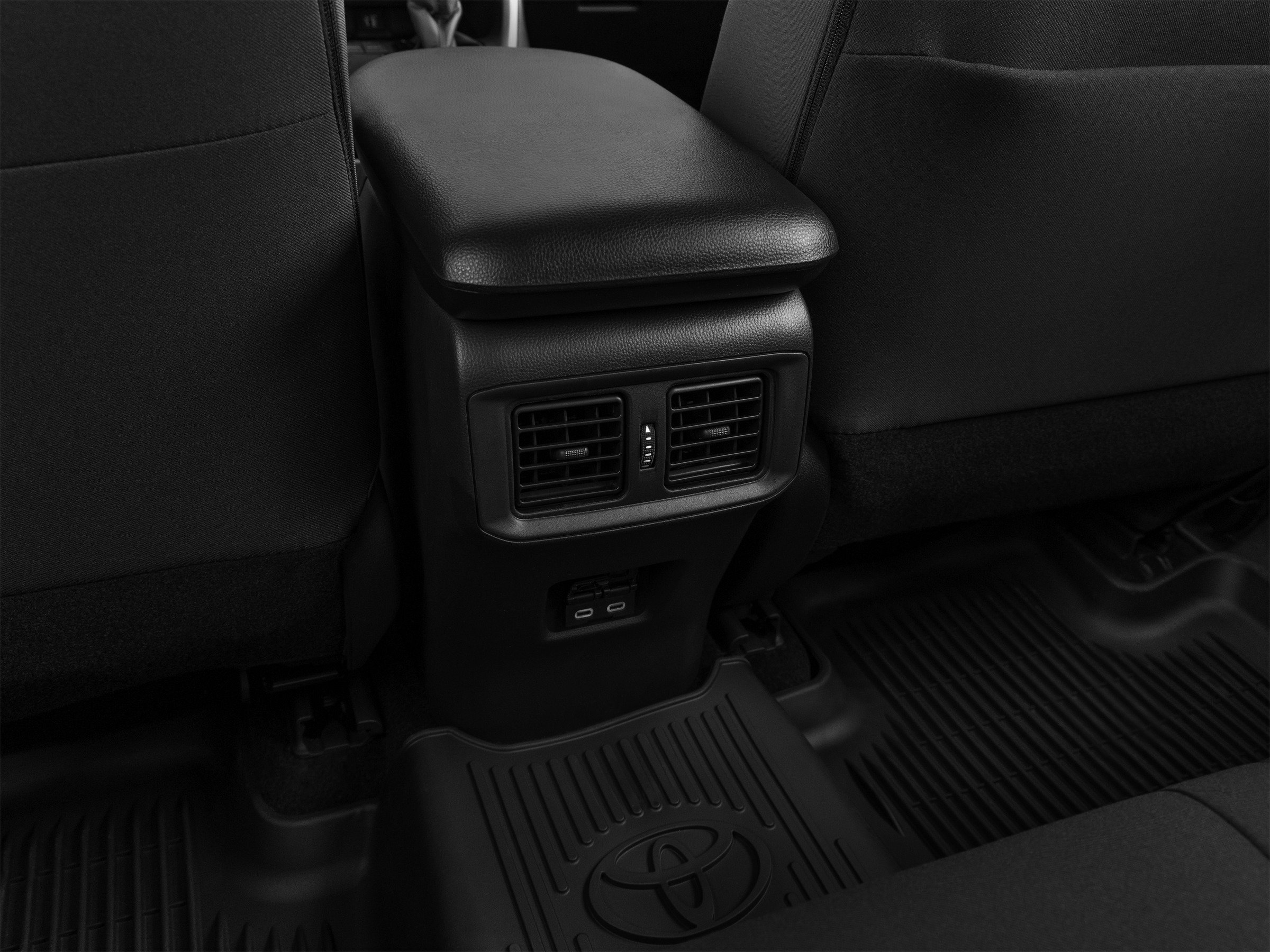 Used 2025 Toyota RAV4 XLE w/ Convenience Package AWD/4WD image 58