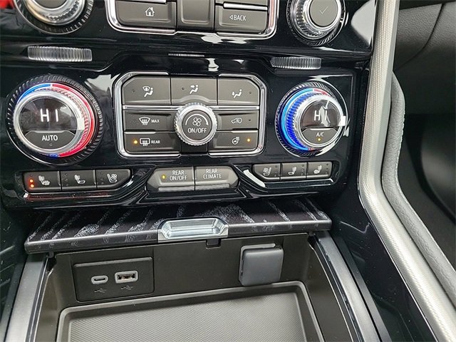 New 2024 GMC Yukon Denali w/ Advanced Technology Package image 33