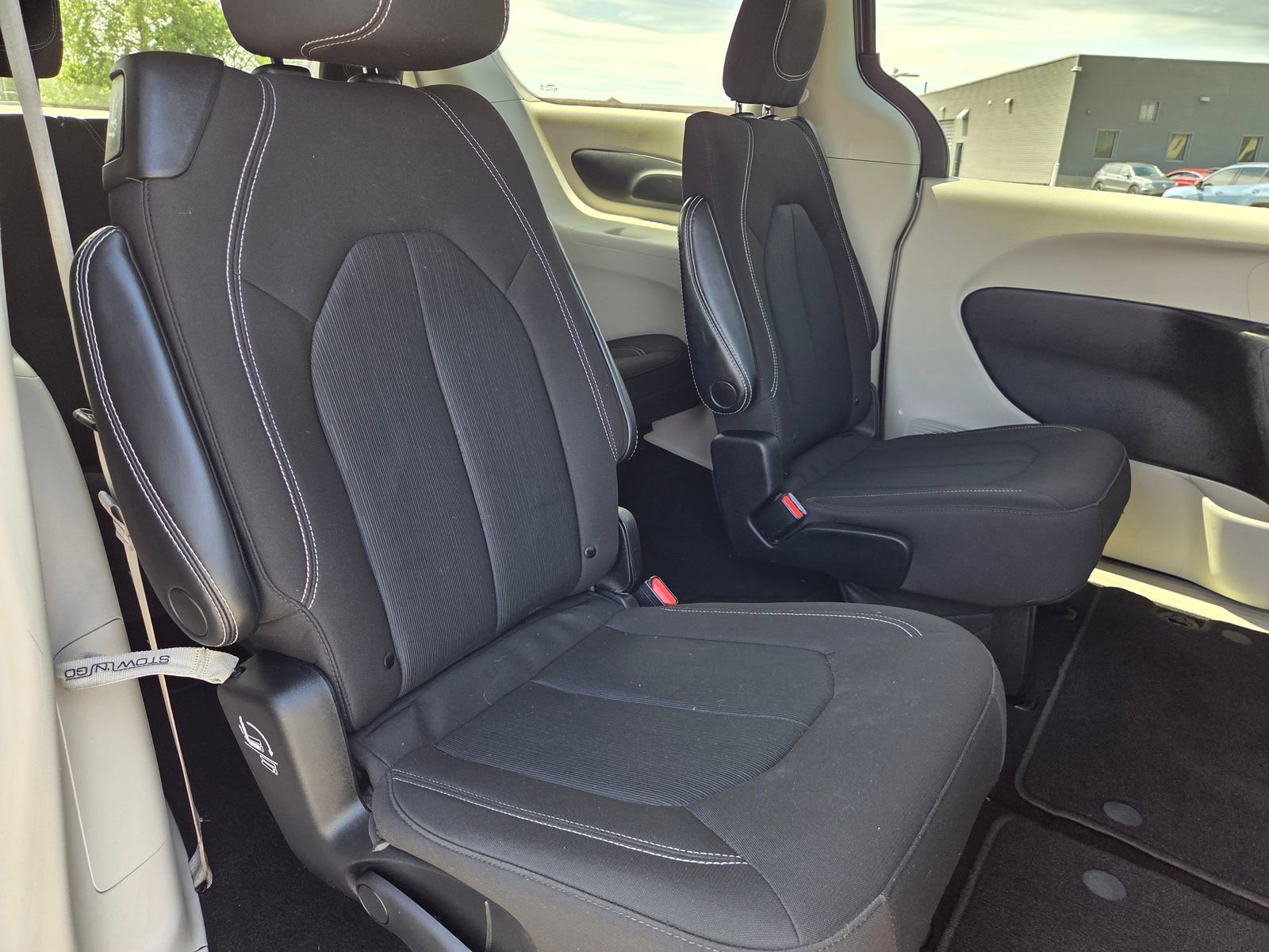 Used 2022 Chrysler Voyager LX FWD image 20