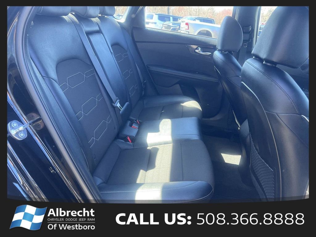 Used 2023 Kia Forte GT-Line w/ GT-Line Premium Package FWD image 17