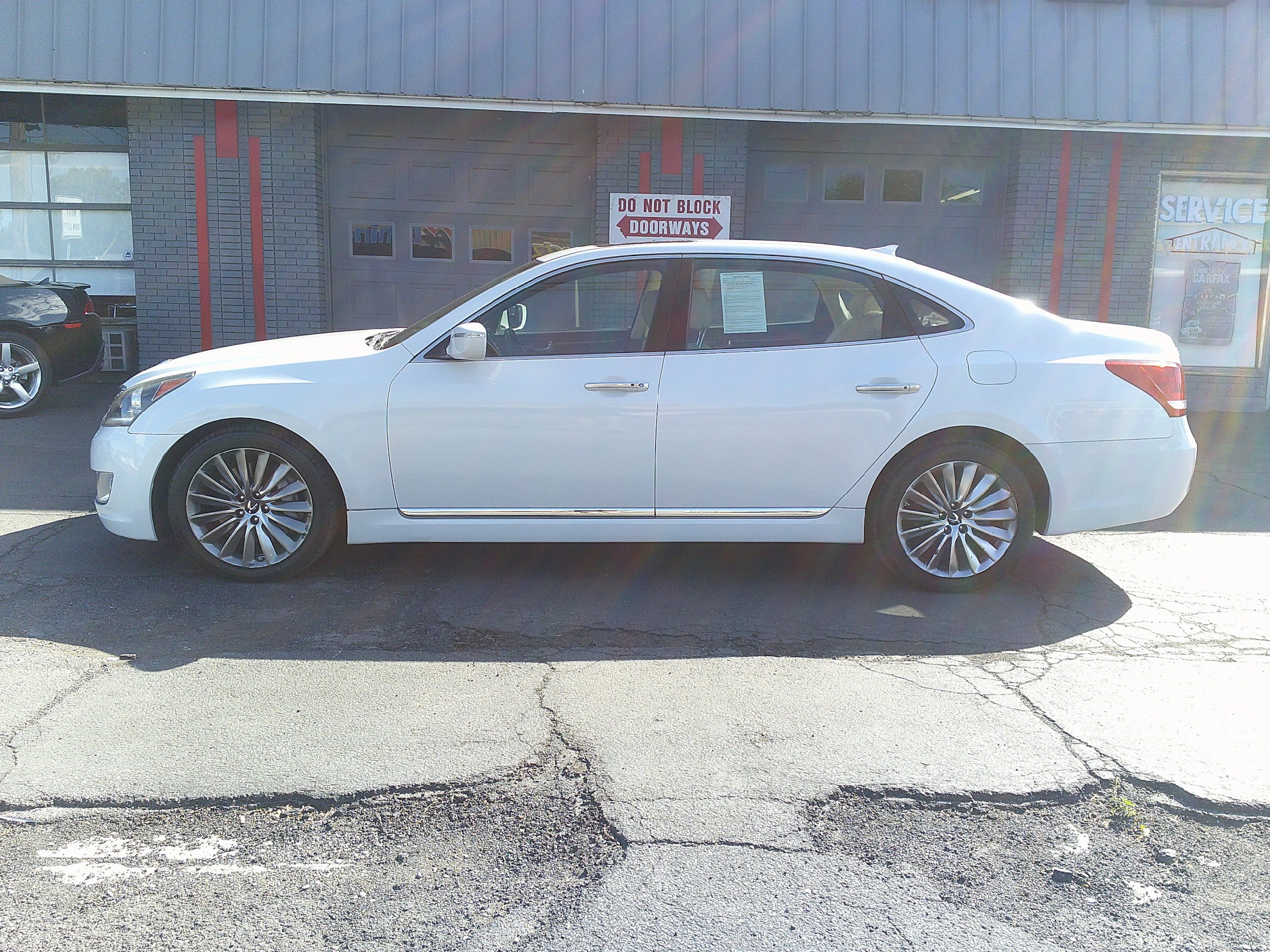 Used 2014 Hyundai Equus Signature RWD image 15