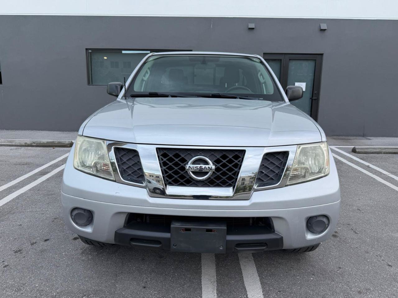 Used 2012 Nissan Frontier SV RWD image 5