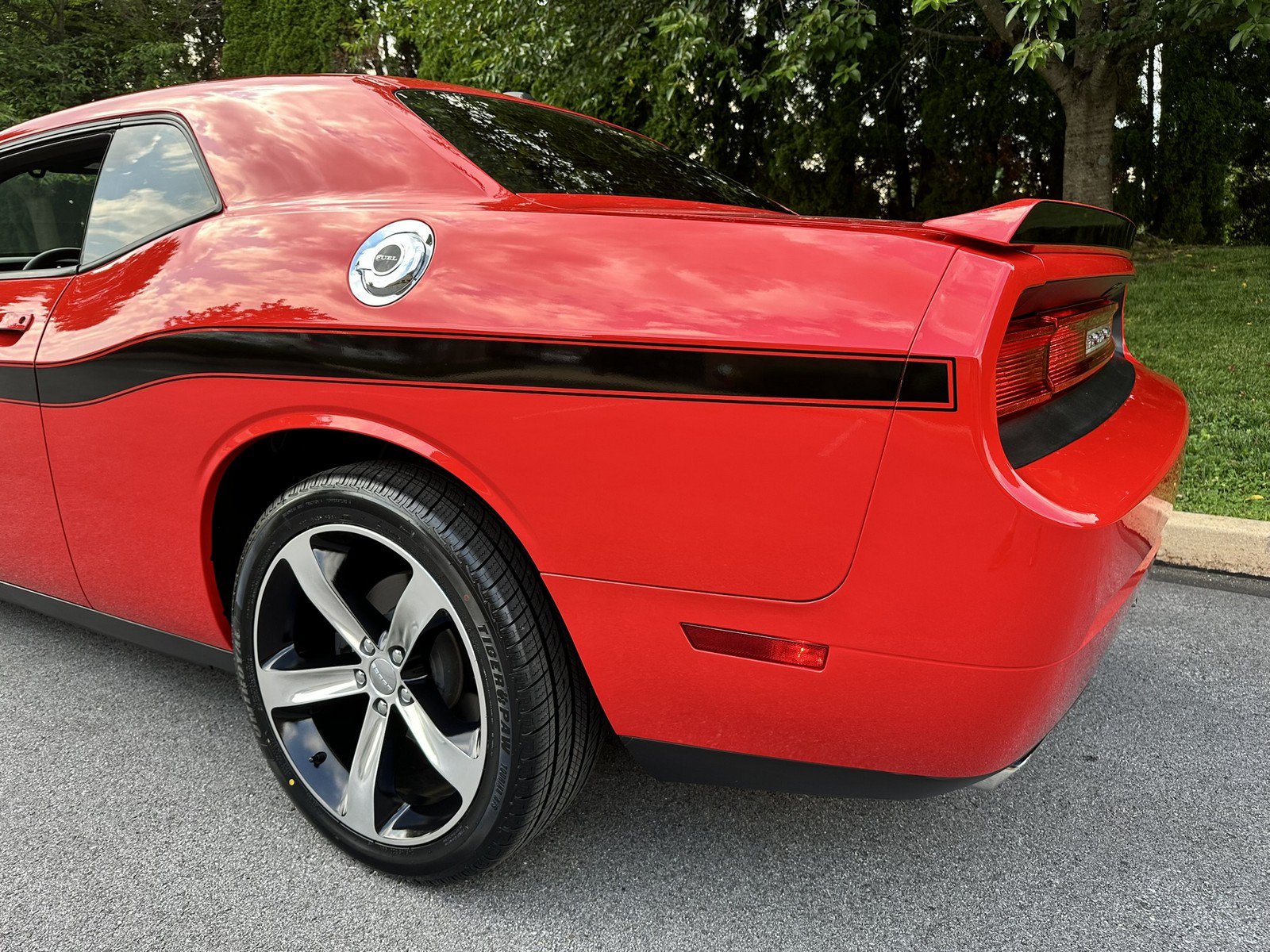 Used 2014 Dodge Challenger R/T w/ Electronics Convenience Group RWD image 81