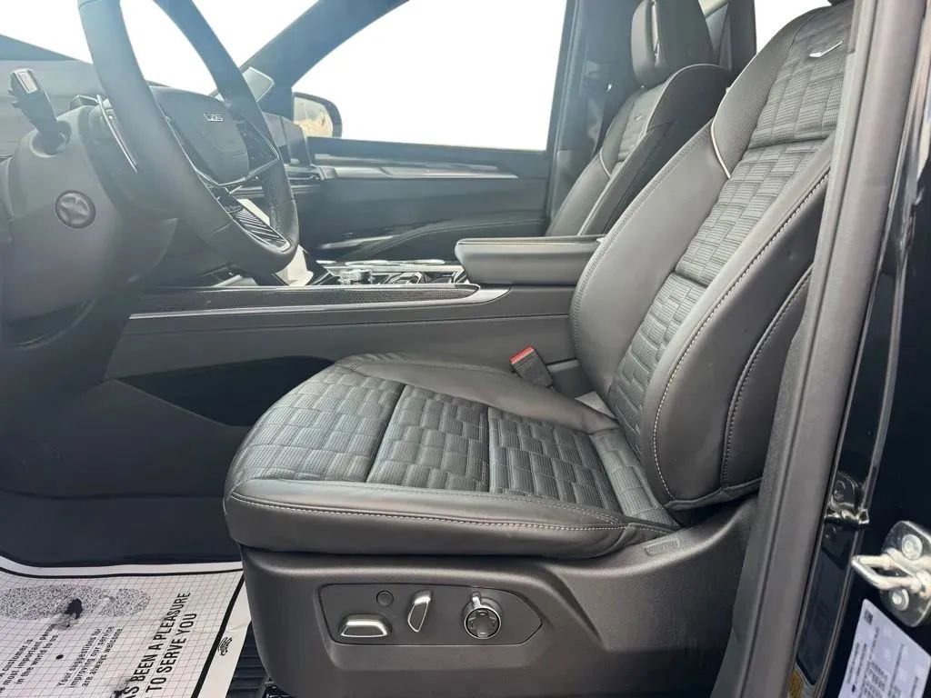 New 2026 Cadillac Escalade V w/ LPO, Floor Liner Package AWD/4WD image 9