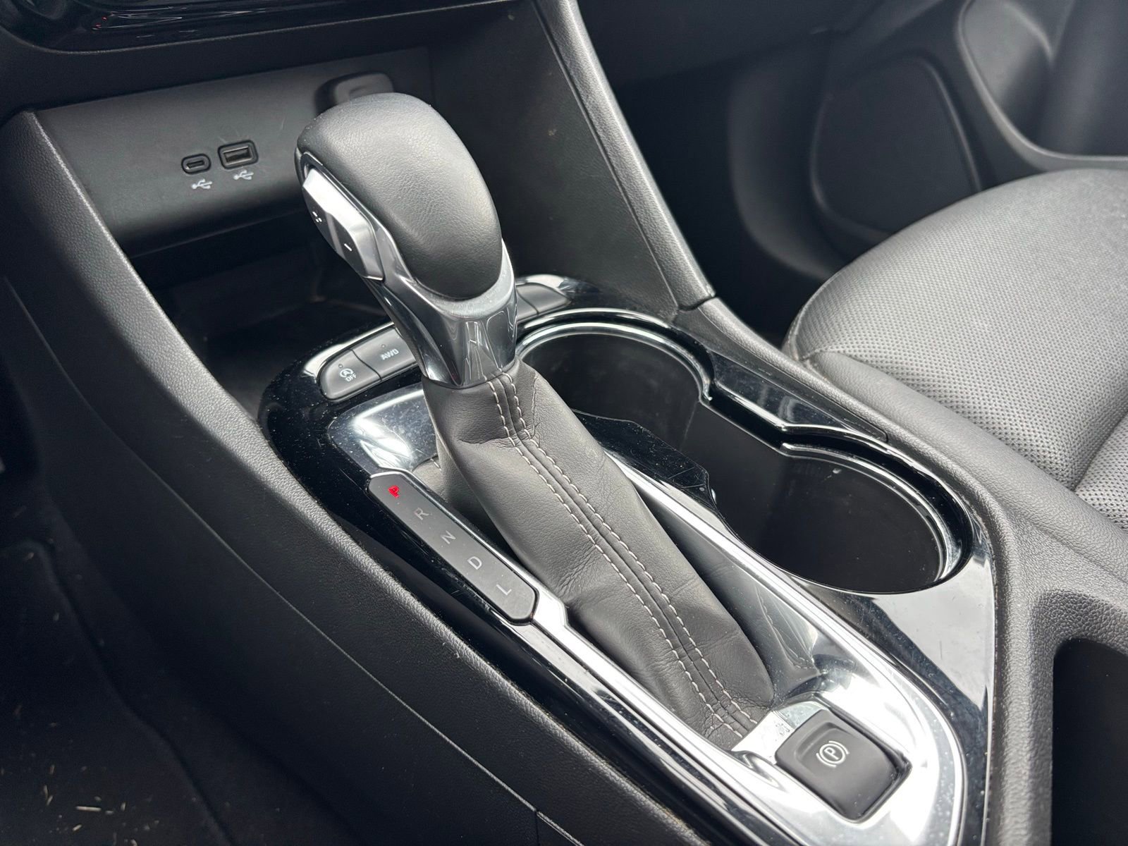 Used 2024 Buick Encore GX Sport Touring AWD/4WD image 25
