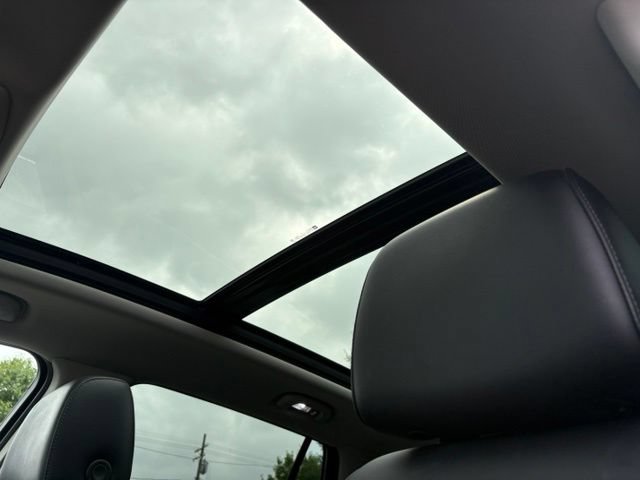 Used 2020 Buick Envision Essence FWD image 31