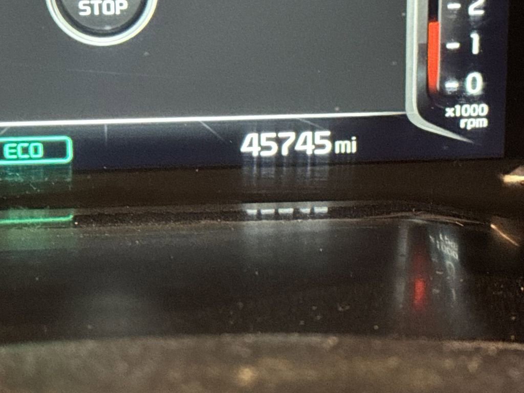 Used 2022 Kia Niro EX image 21