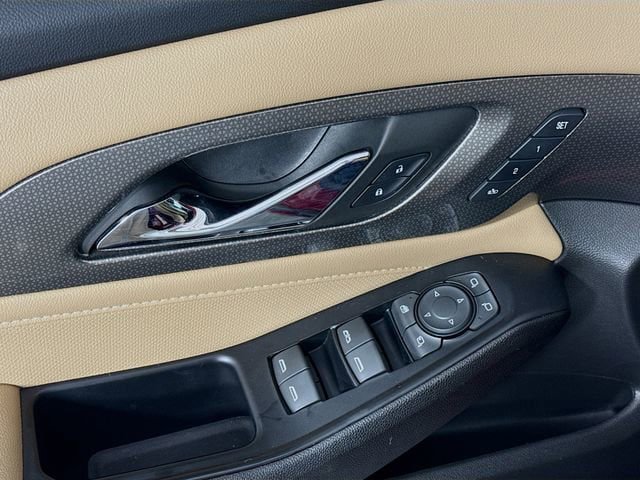 Used 2023 Chevrolet Traverse Premier w/ LPO, Floor Liner Package FWD image 18