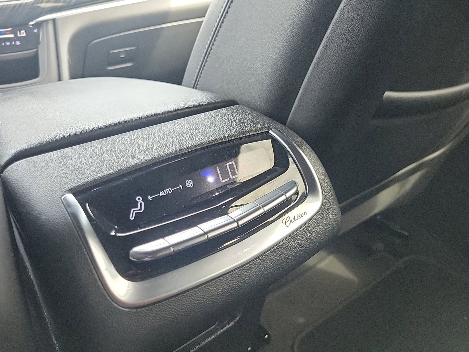 Used 2022 Cadillac XT6 Premium Luxury image 23