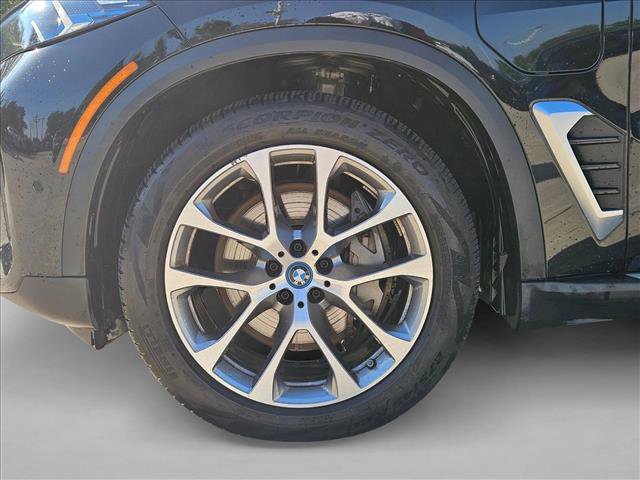 Used 2025 BMW X5 xDrive50e image 9