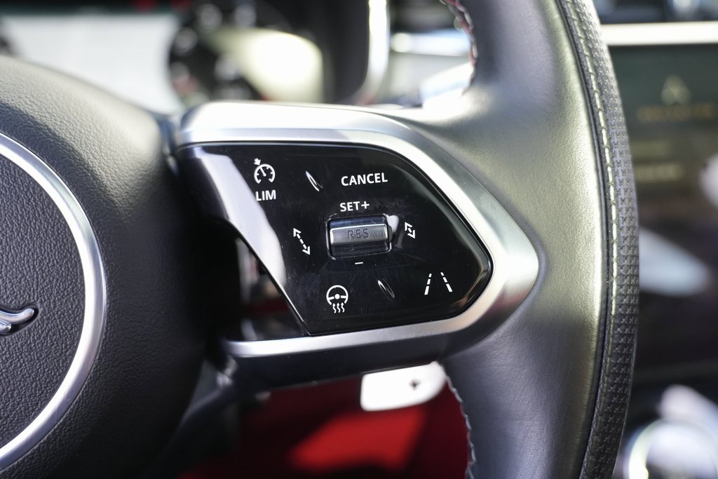 Used 2022 Jaguar F-PACE SVR image 49