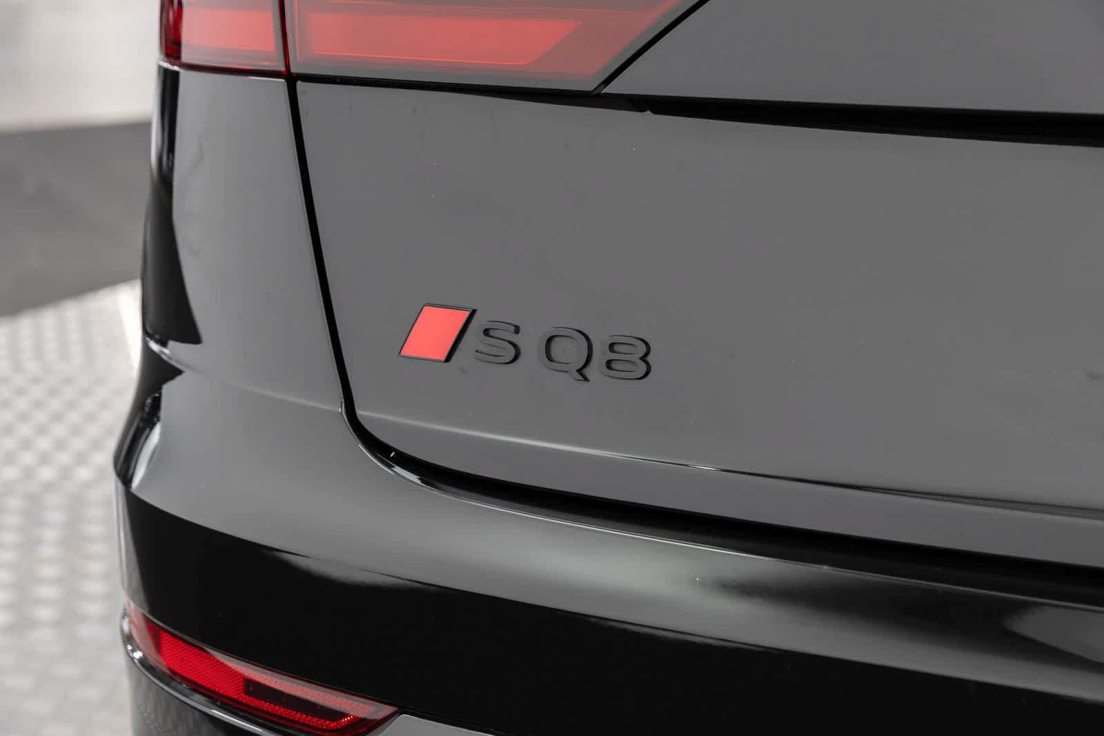 Used 2024 Audi SQ8 Prestige w/ Prestige Package AWD/4WD image 7