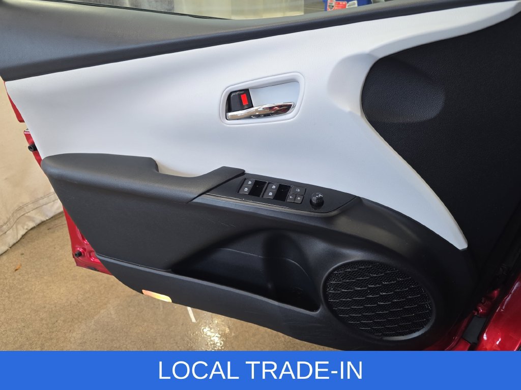 Used 2018 Toyota Prius Prime Advanced FWD image 27