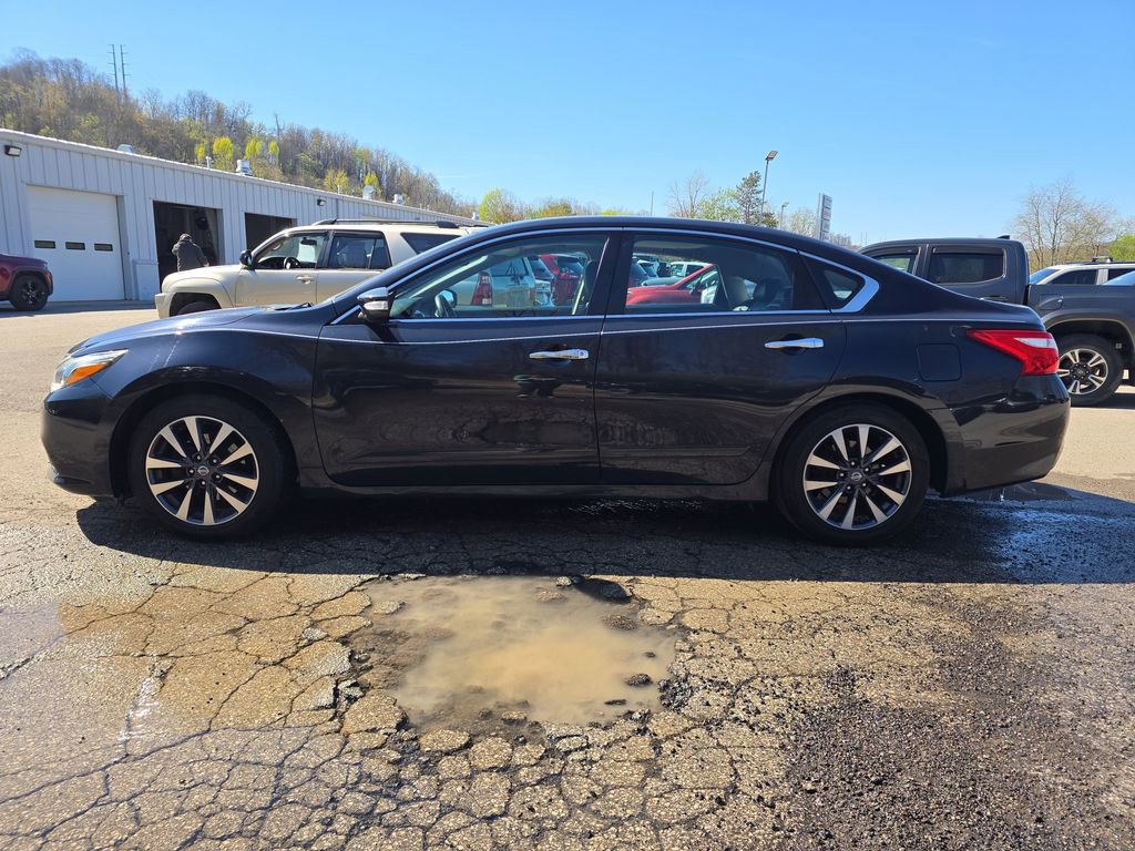 Used 2016 Nissan Altima 2.5 SL w/ 2.5 Technology w/LED Package image 7